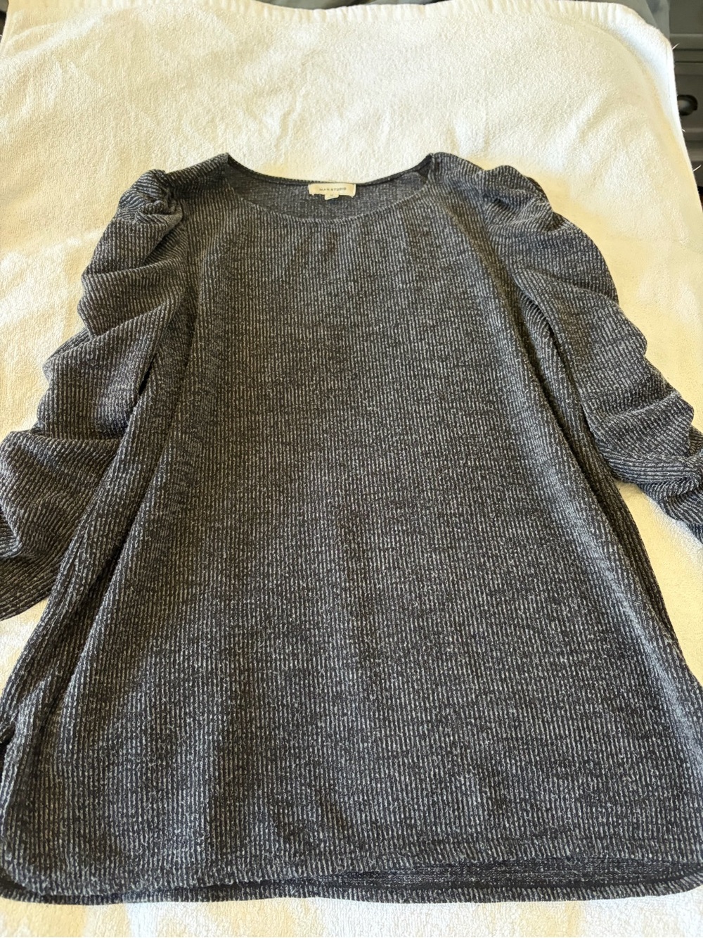 Max Studio Charcoal Gray Ribbed Puff-Sleeve Crewneck Sweater